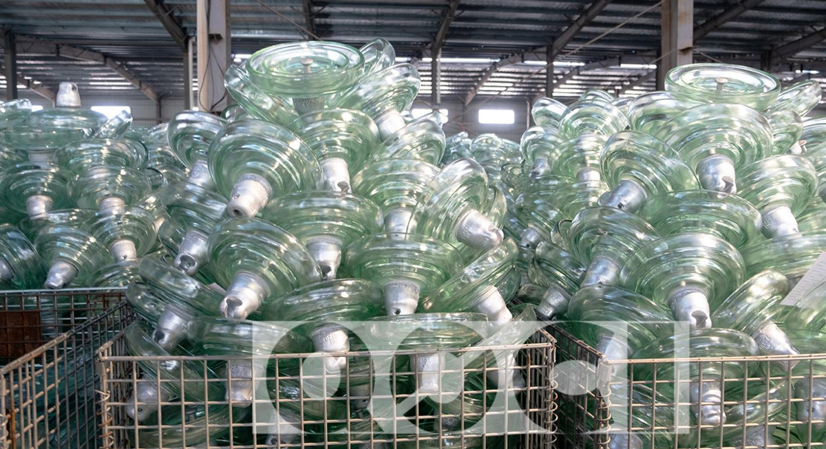 What-are-the-advantages-of-transparent-glass-insulators？4.jpg
